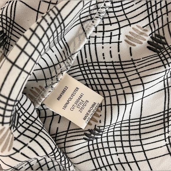 Max Studio Long Sleeves Ruffle Details Printed Blouse Top Sz Medium Beige - Picture 4 of 10